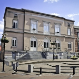 Mairie de Dour